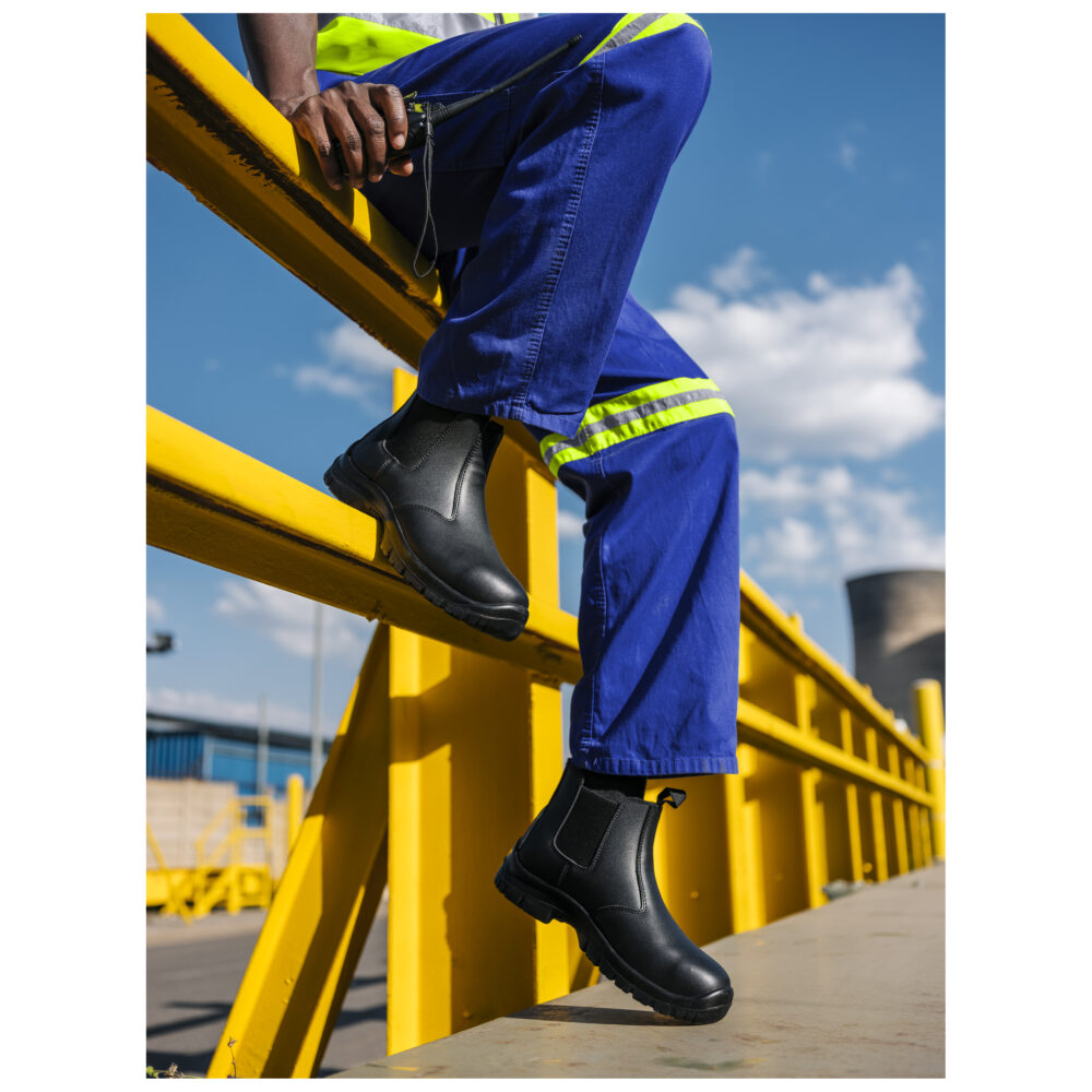 Craftsman Chelsea Boot Steel Toe Cap ALT-1905-BL_LIFESTYLE02 (2)_default